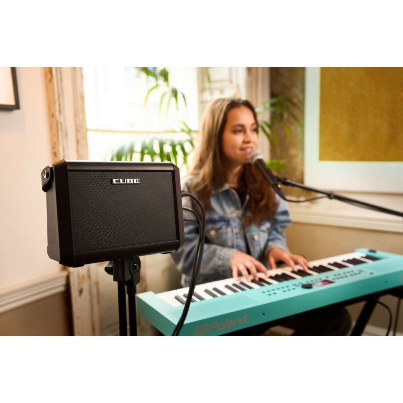 CUBE-ST-MI Boss CUBE Street Mini Amplificador multinstrumento con batería