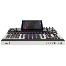 MPCXL Akai MPC XL Centro de producción musical autónomo