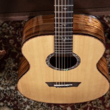 BTS24SDU Washburn Bella Tono Elegante S24S Gloss Natural Guitarra Acústica