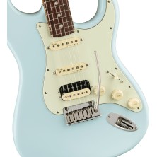 0118020772 Fender American Ultra Strat HSS LTD Sonic Blue