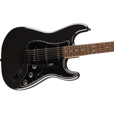 0378101965 Squier FSR Affinity Series Stratocaster HSS  Metallic Black Guitarra Eléctrica