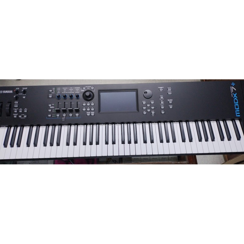 CMODX7PLUS Yamaha MODX7+ Plus B-Stock Exposición