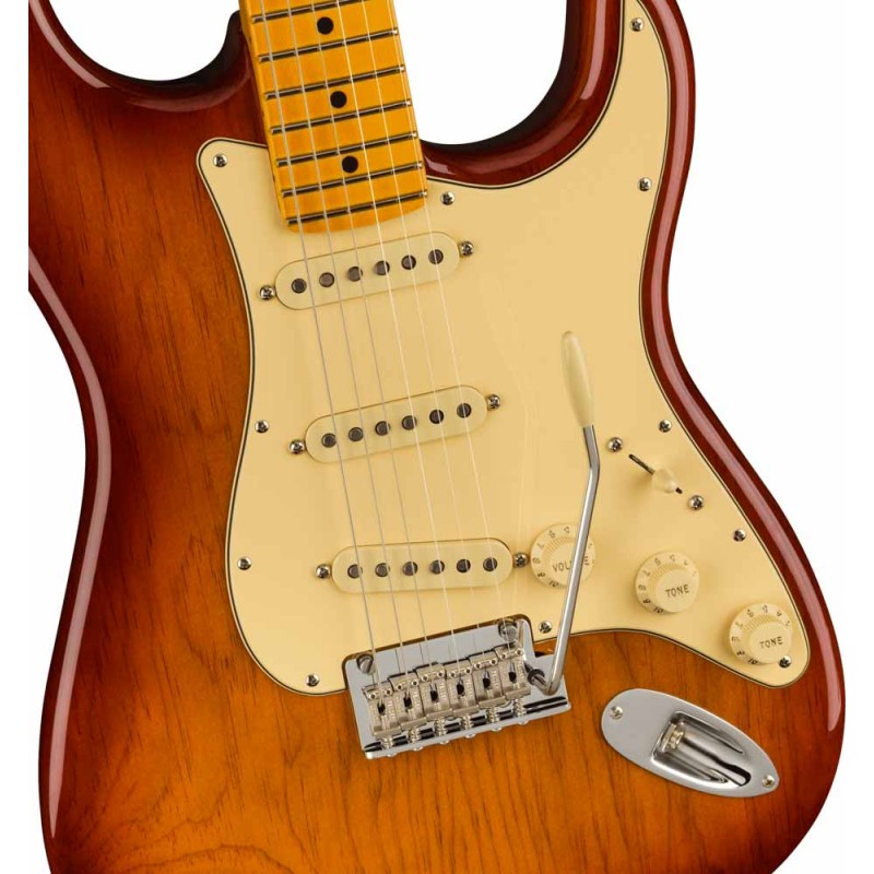 Guitarra Eléctrica Sólida Fender AM Pro II Strat MN SSB