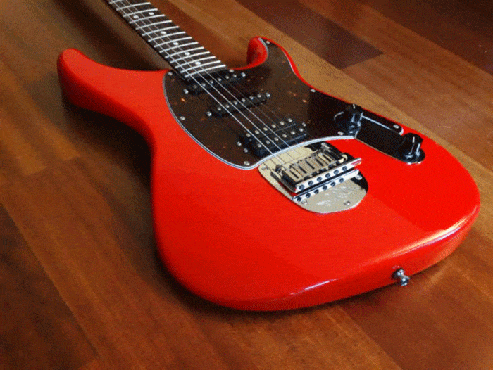 Novedad en 2015, Fender Sergio Vallín Stratocaster